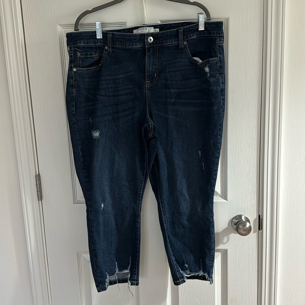 20 torrid denim, skinny crop, frayed ankles, slightly distressed